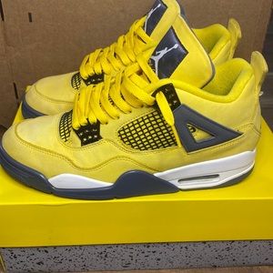 Jordan 4 Lightning